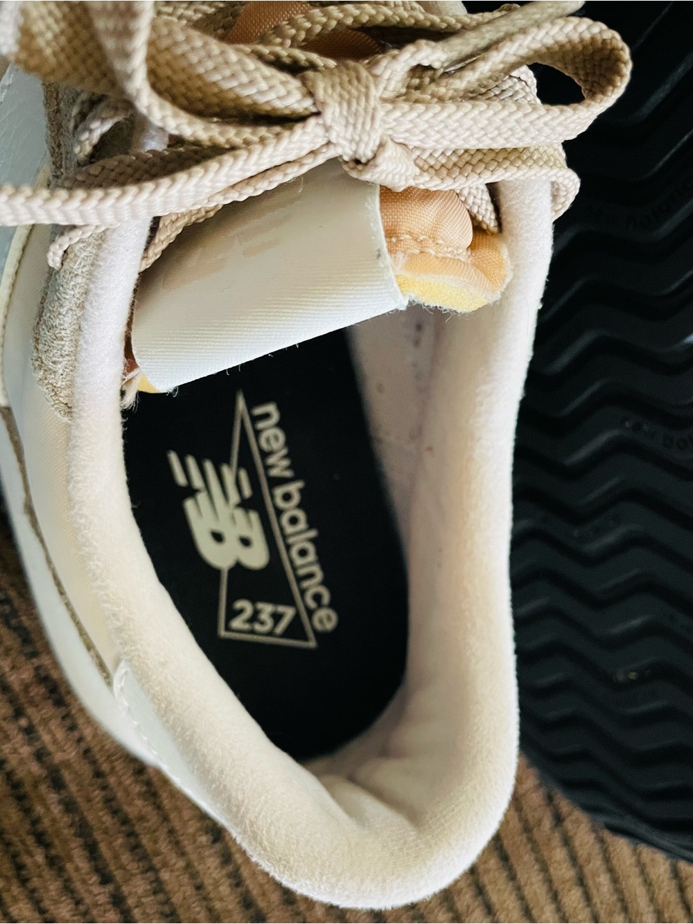 New Balance 237 Moonbeam Cream Beige Suede Womens Sneakers WS237DH1 Size 9 - Picture 7 of 8